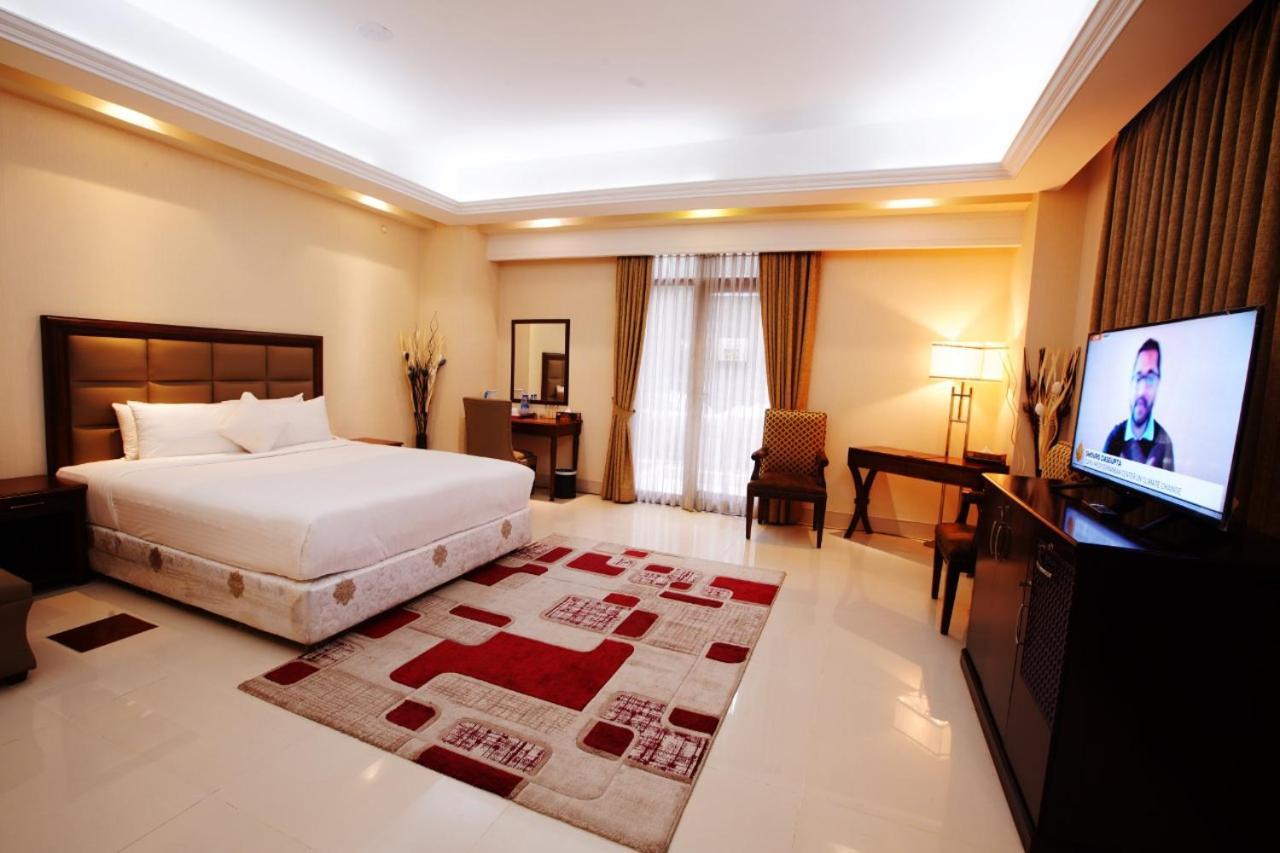 The Royal Paradise Dhaka Buitenkant foto