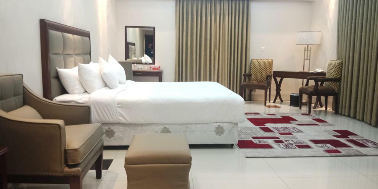 The Royal Paradise Dhaka Buitenkant foto